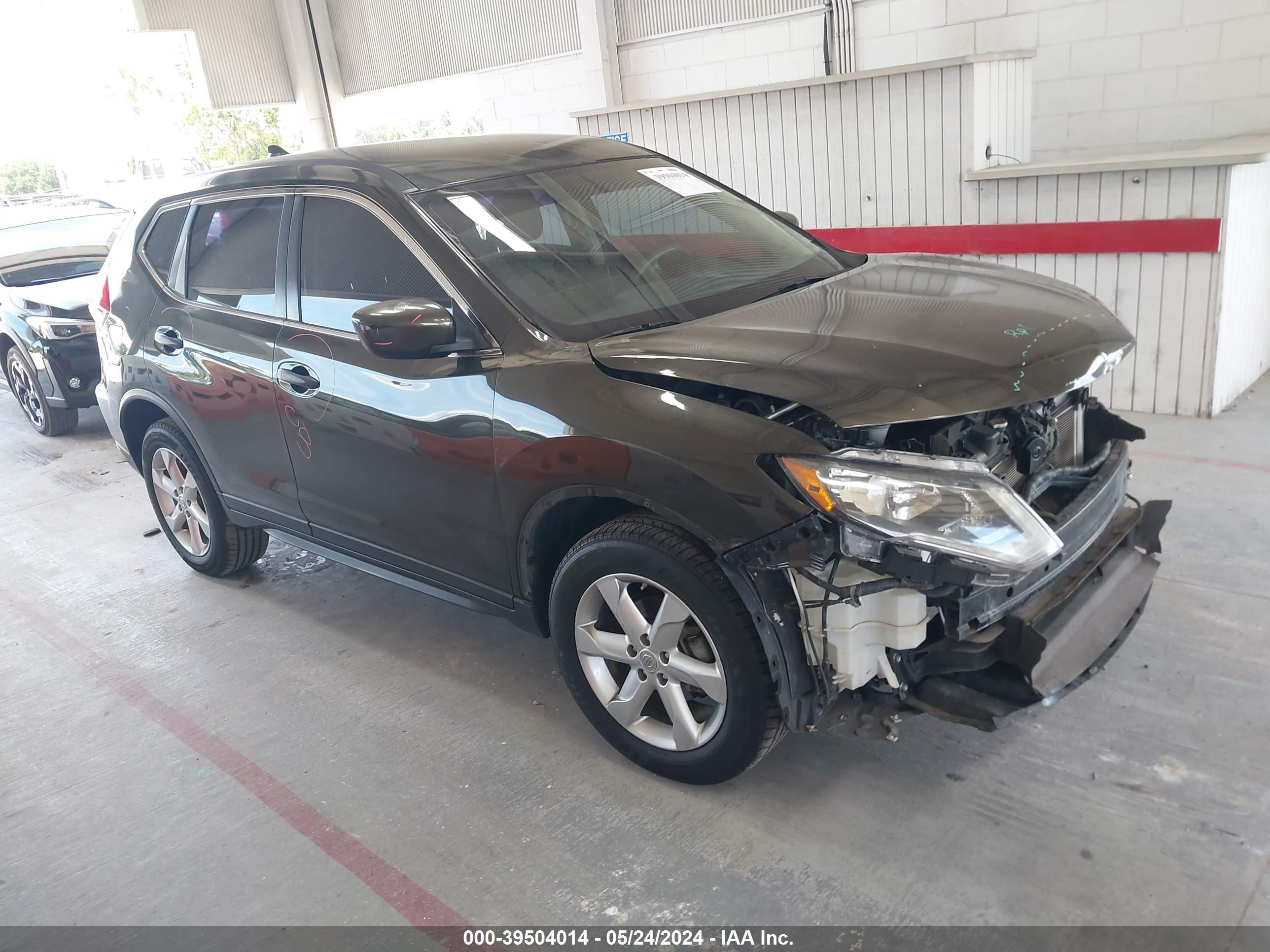 NISSAN ROGUE S 2017 knmat2mv1hp513841