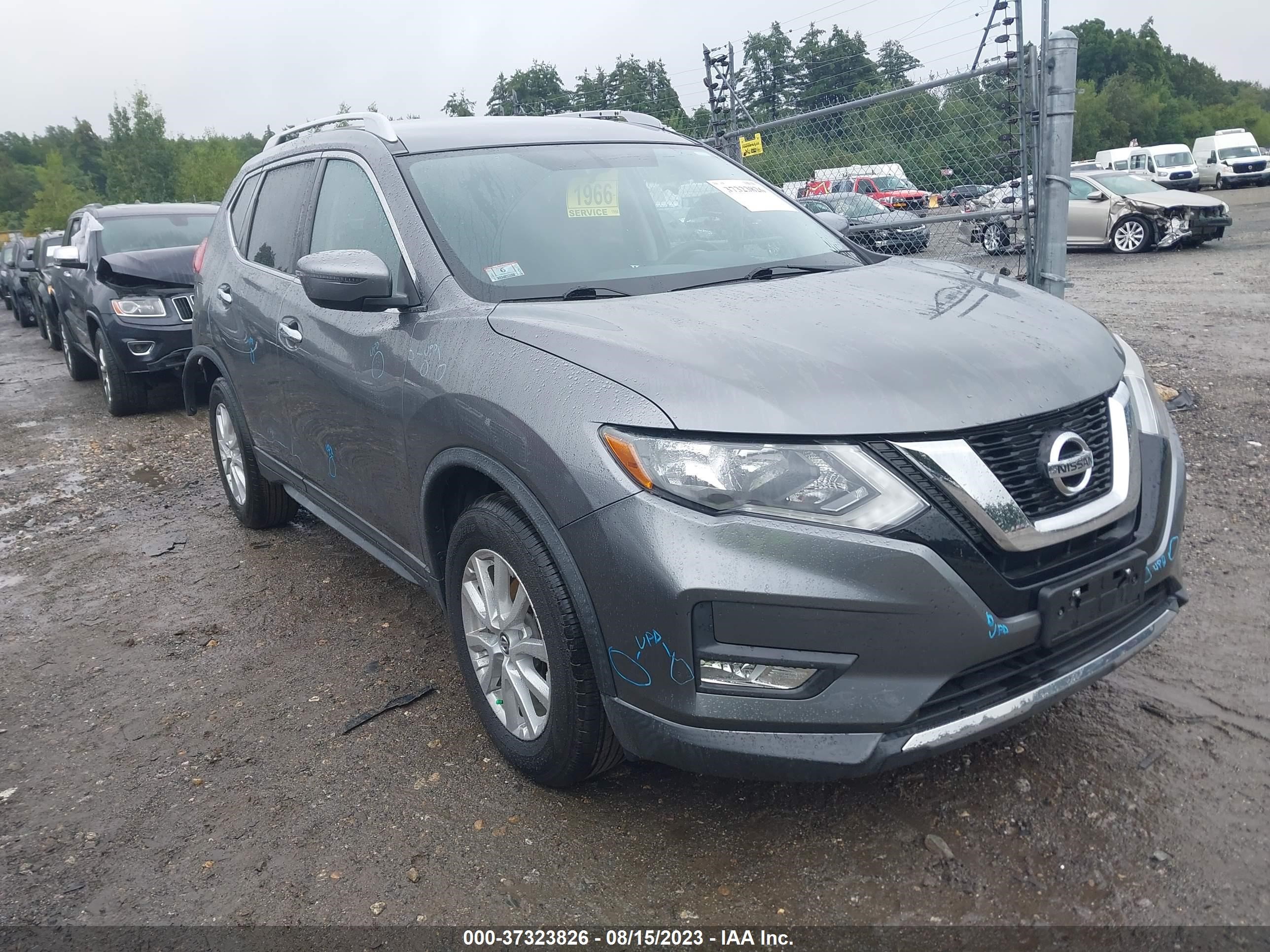 NISSAN ROGUE 2017 knmat2mv3hp505675