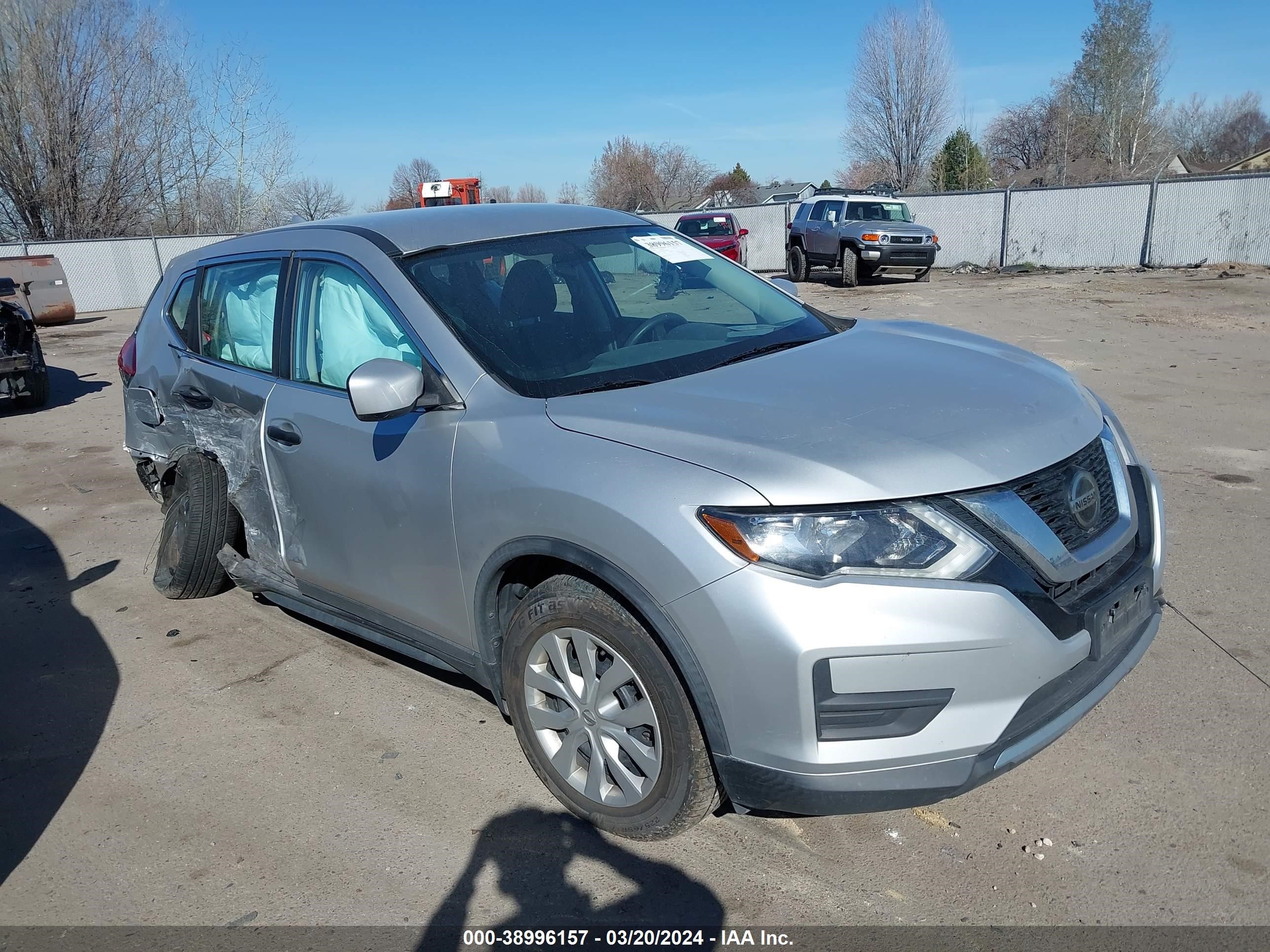 NISSAN ROGUE 2018 knmat2mv4jp576938