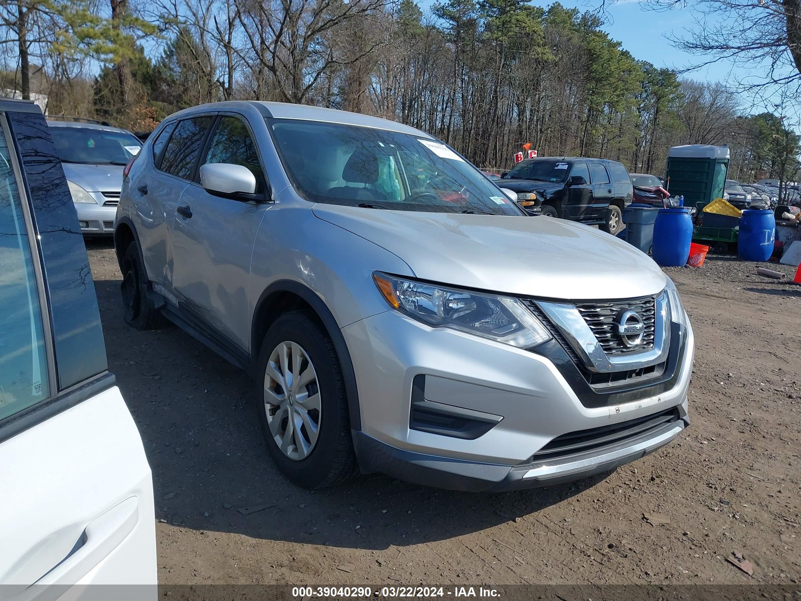 NISSAN ROGUE 2017 knmat2mv8hp550420