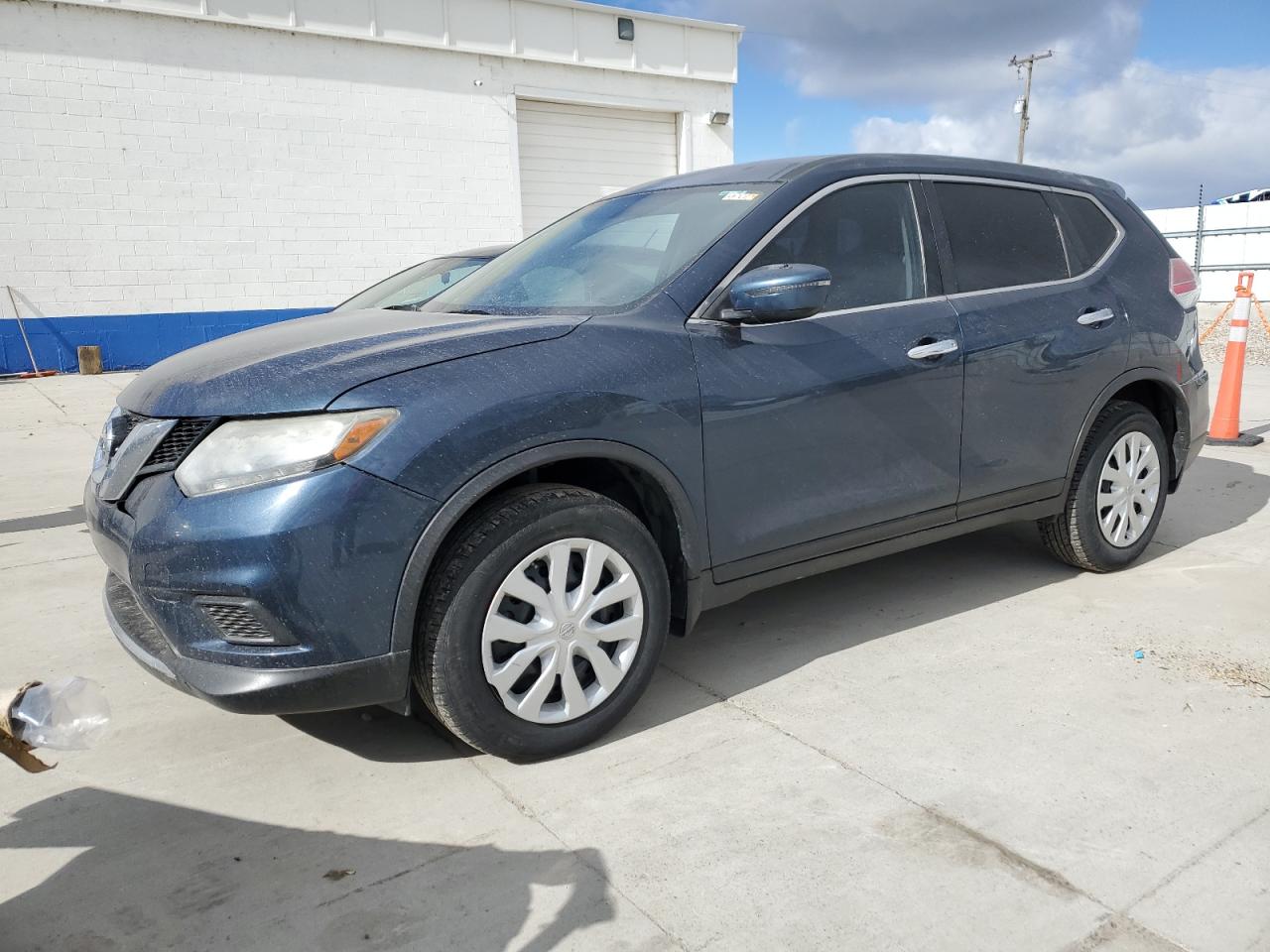 NISSAN ROGUE 2015 knmat2mv9fp549161