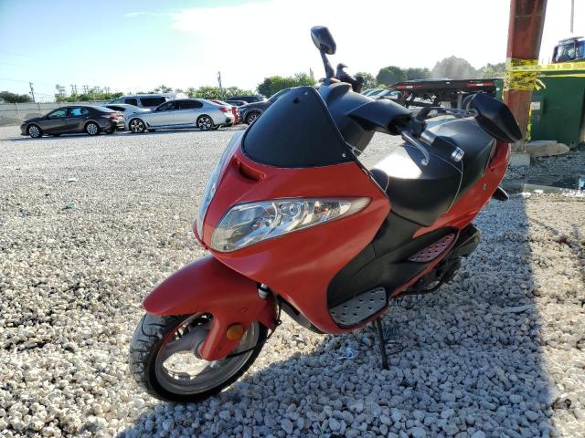 VESPA SCOOTER 2019 lehtck035kr608341