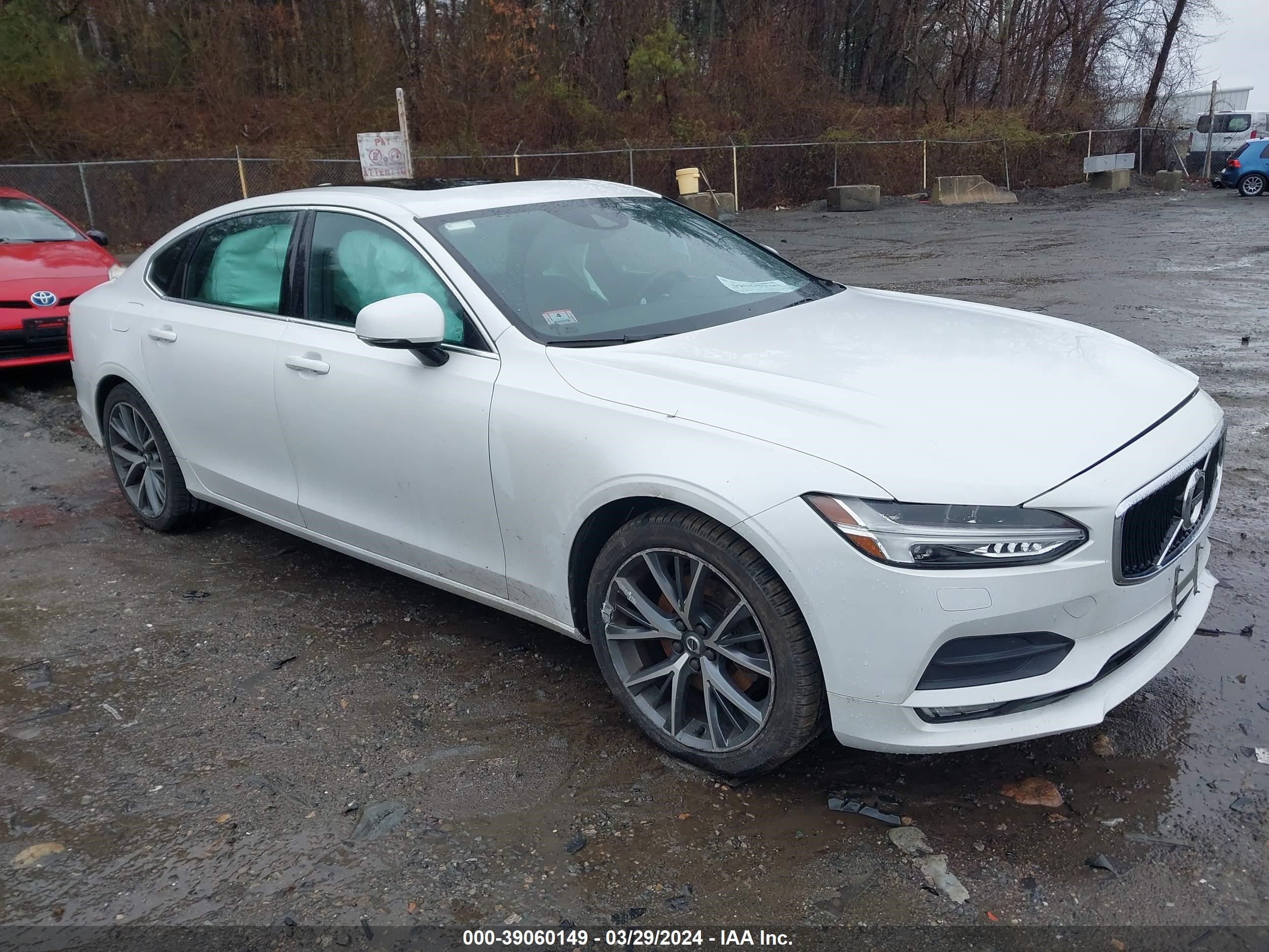 VOLVO S90 2018 lvy982mk9jp030803