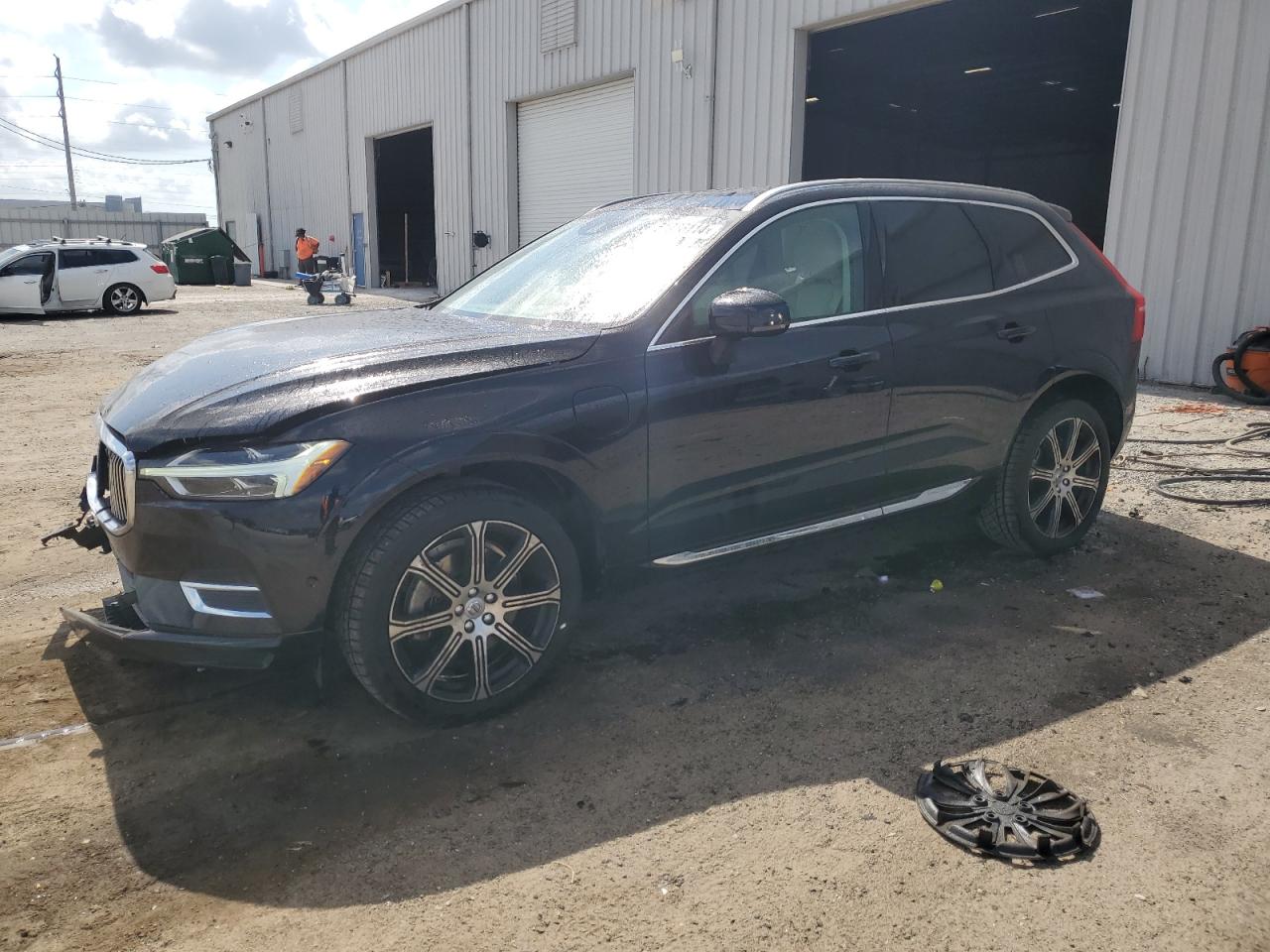 VOLVO XC60 2018 lyvbr0dl0jb101918