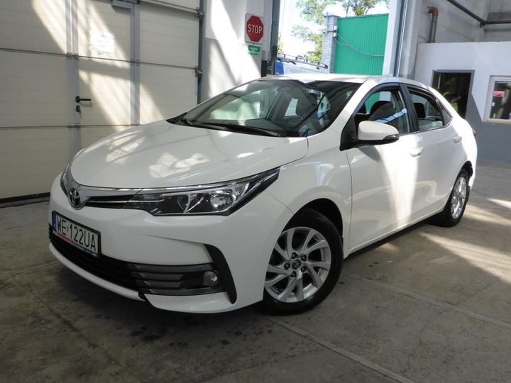 TOYOTA COROLLA 2018 nmtbe3je50r254692