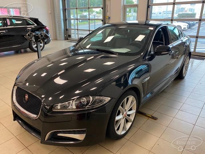 JAGUAR XF SALOON 2015 sajaa0549fnu71462