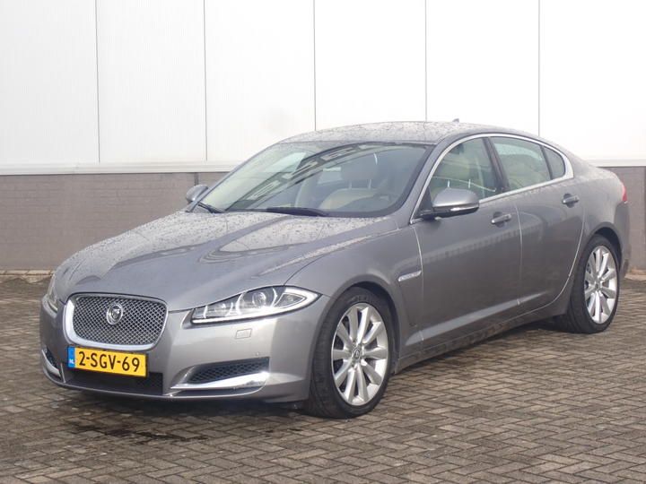 JAGUAR XF SALOON 2013 sajaa06m1dpu08002