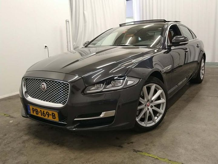 JAGUAR XJ 2017 sajaa2695hnw09961