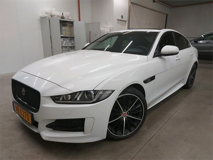 JAGUAR XE 2018 sajab4bn3jcp40352