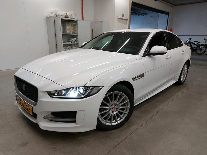 JAGUAR XE 2018 sajab4bn9jcp41571