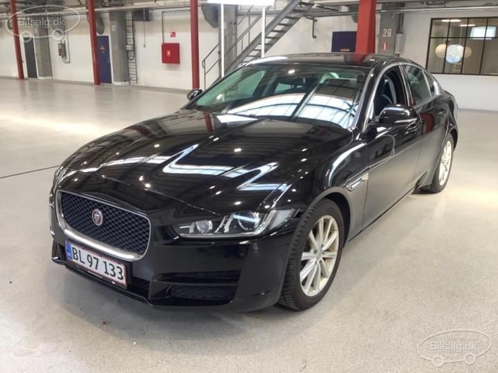 JAGUAR XE SALOON 2017 sajab4bnxhcp13031