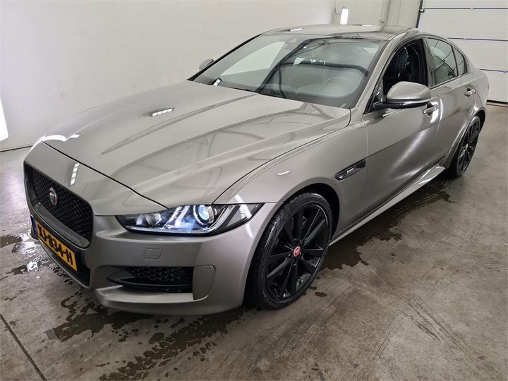 JAGUAR XE 2019 sajab4bx1jcp32607