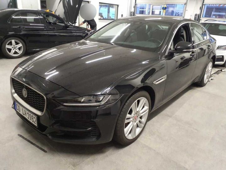 JAGUAR XE 2019 sajab4bxxlcp58013