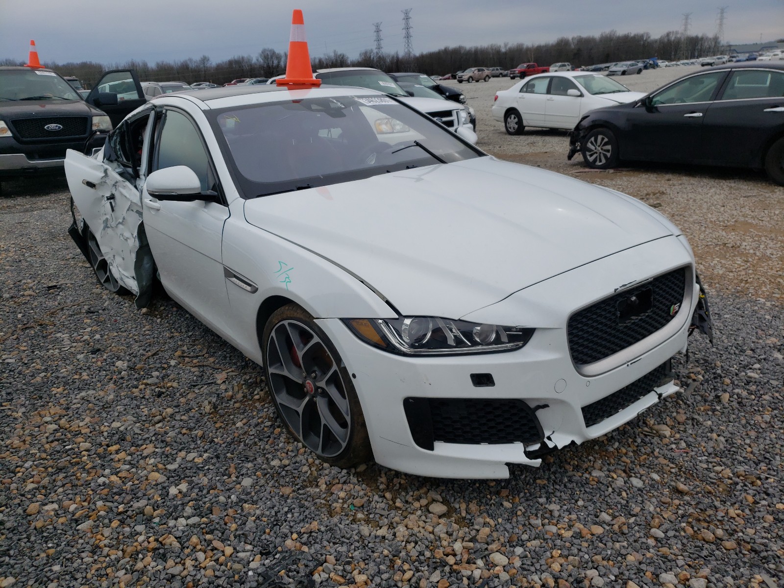 JAGUAR XE S 2018 sajag4fv5jcp25279