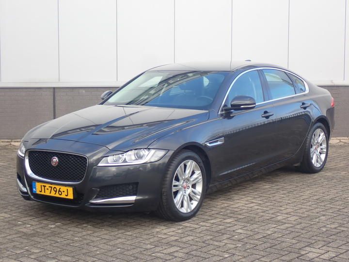 JAGUAR XF SALOON 2016 sajbb4bg2gcy18988