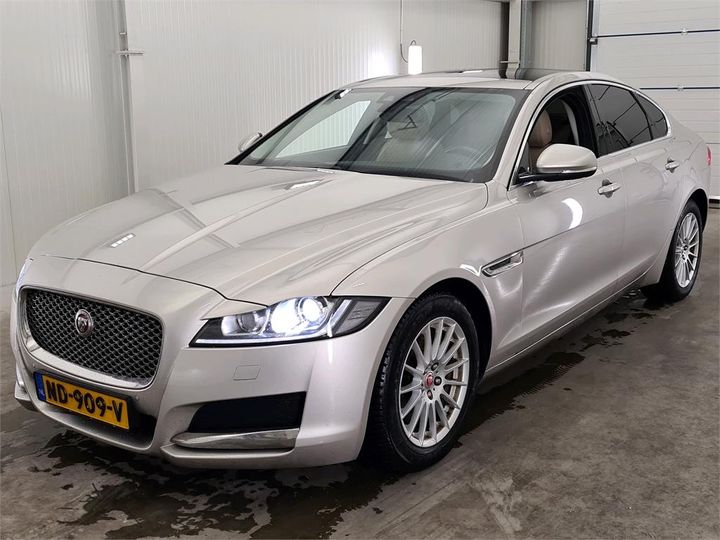 JAGUAR XF 2017 sajbb4bn2hcy48136