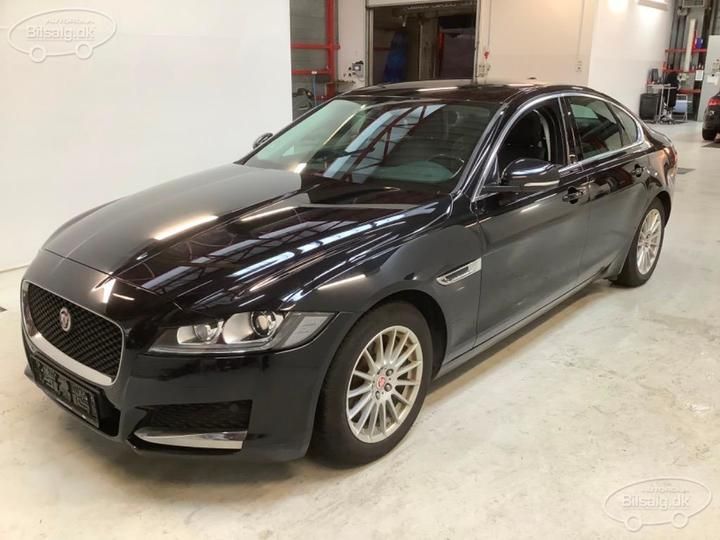 JAGUAR XF SALOON 2018 sajbb4bn5jcy68371