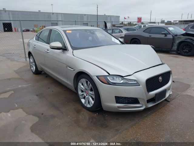 JAGUAR XF 2017 sajbd4bv4hcy27802