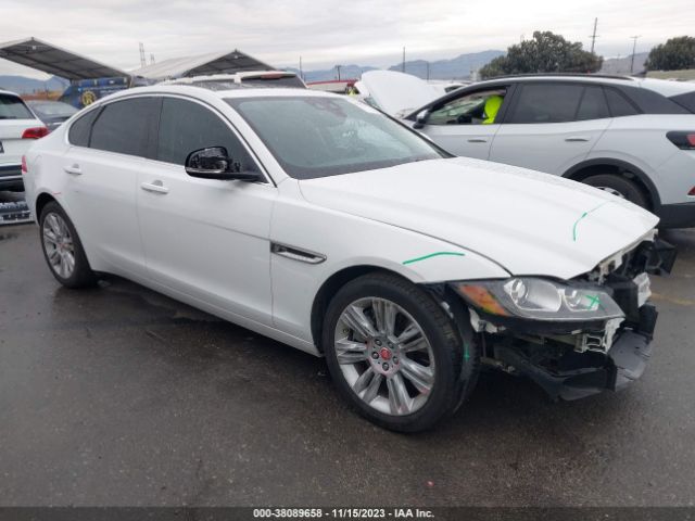 JAGUAR XF 2017 sajbd4bv7hcy44402