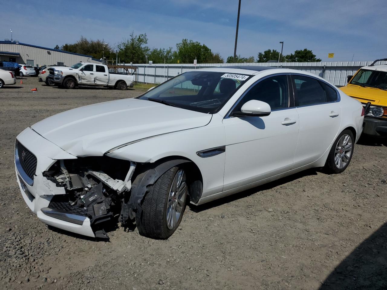 JAGUAR XF 2017 sajbd4bvxhcy38576