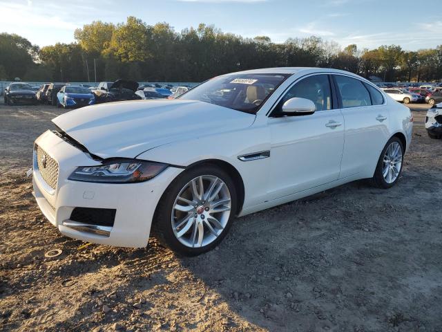 JAGUAR XF PRESTIG 2016 sajbe4bv6gcy07059