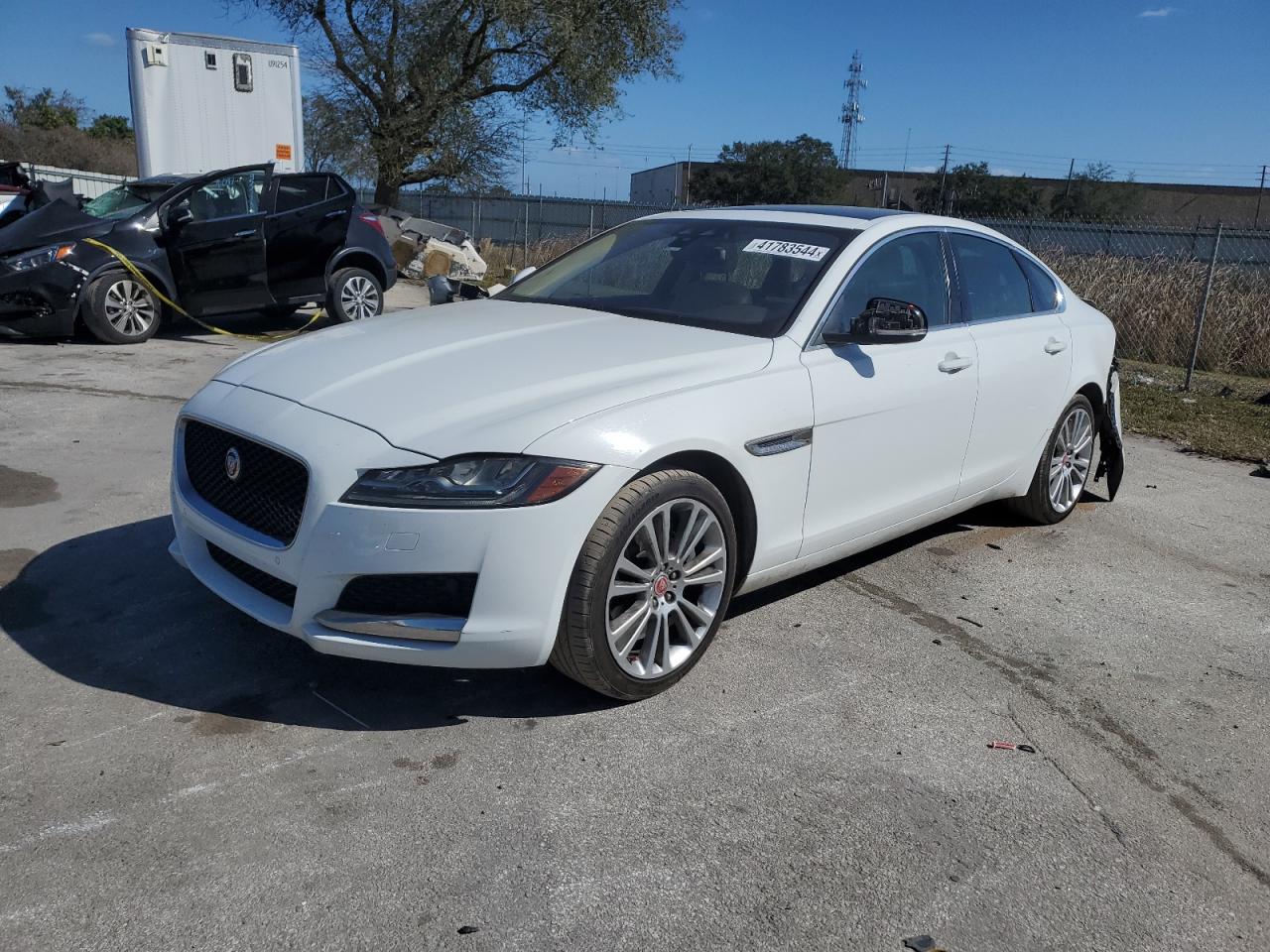 JAGUAR XF 2018 sajbe4fx4jcy54397