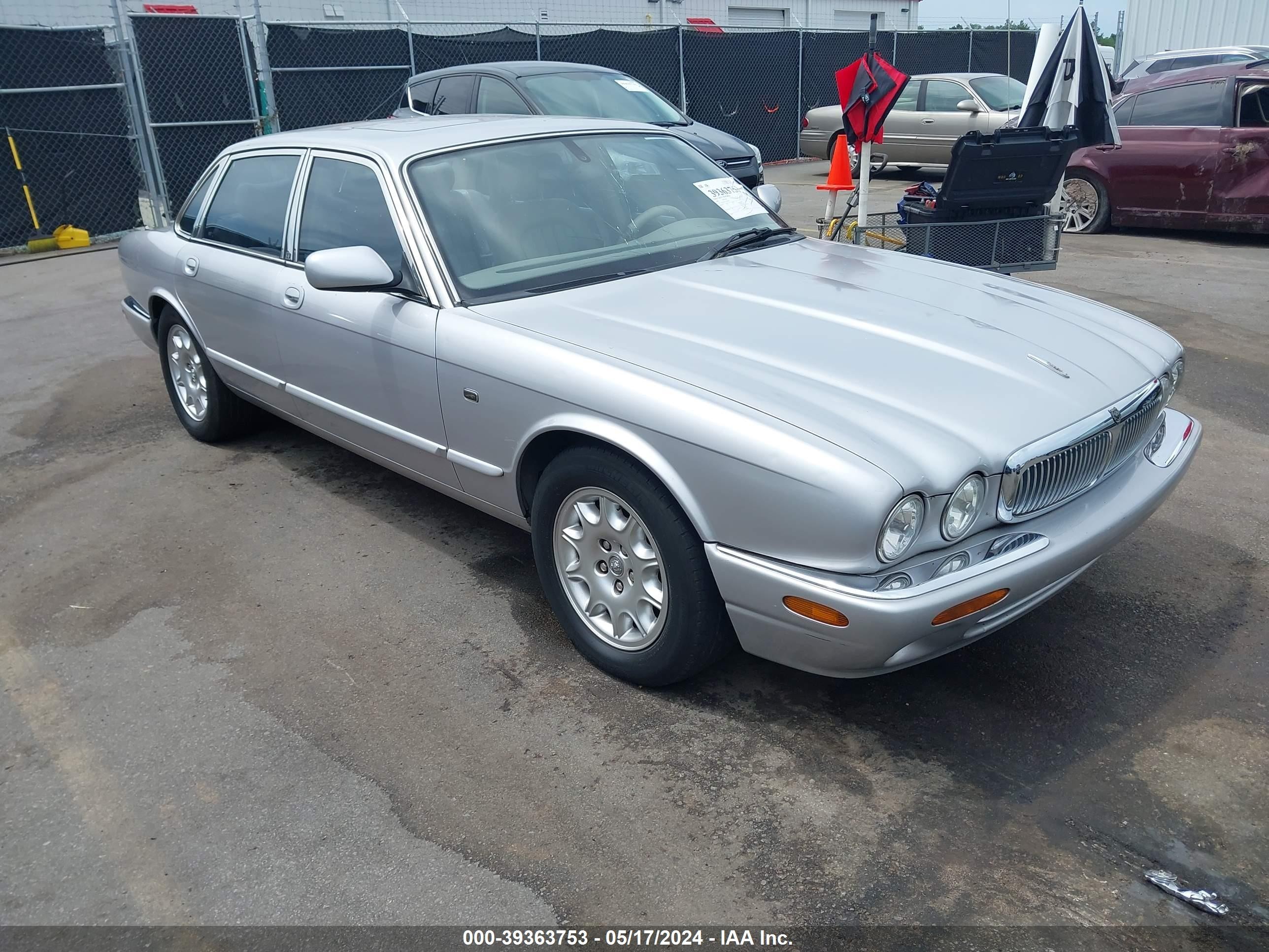 JAGUAR XJ 2002 sajda14c12lf44084