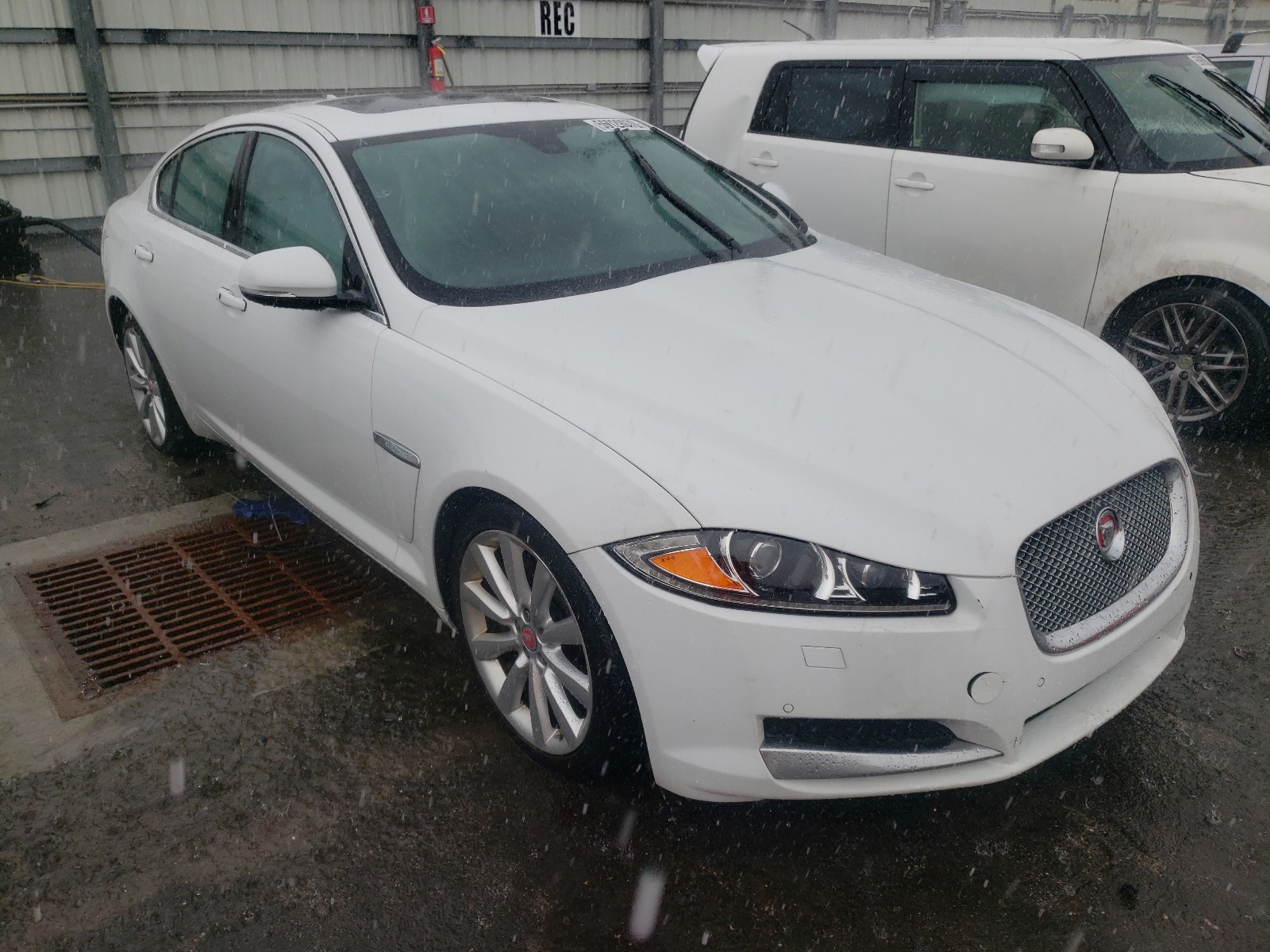 JAGUAR XF 2014 sajwa0ex1e8u18672