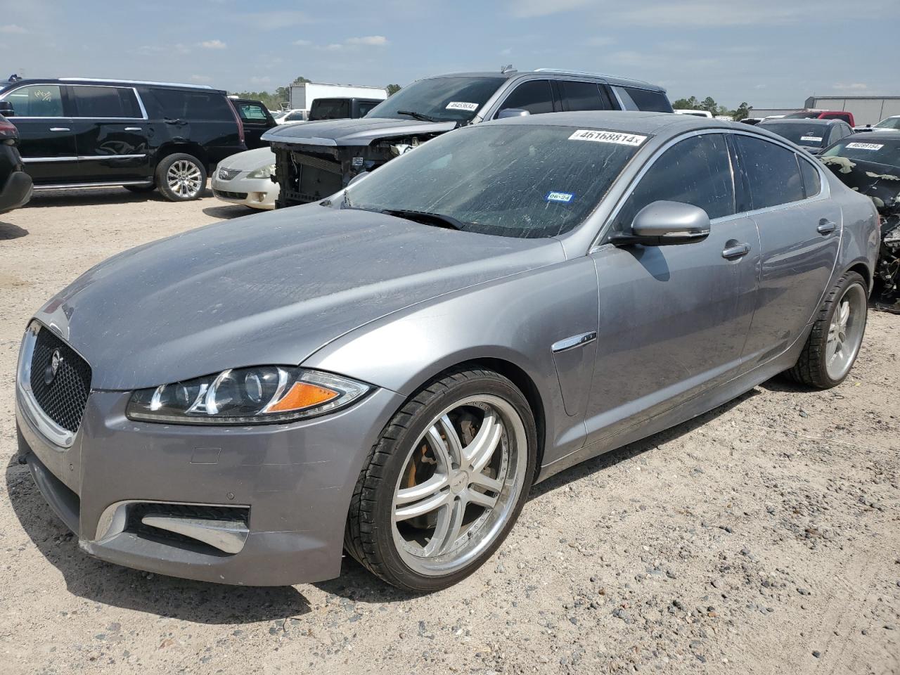 JAGUAR XF 2012 sajwa0hb1cls53782