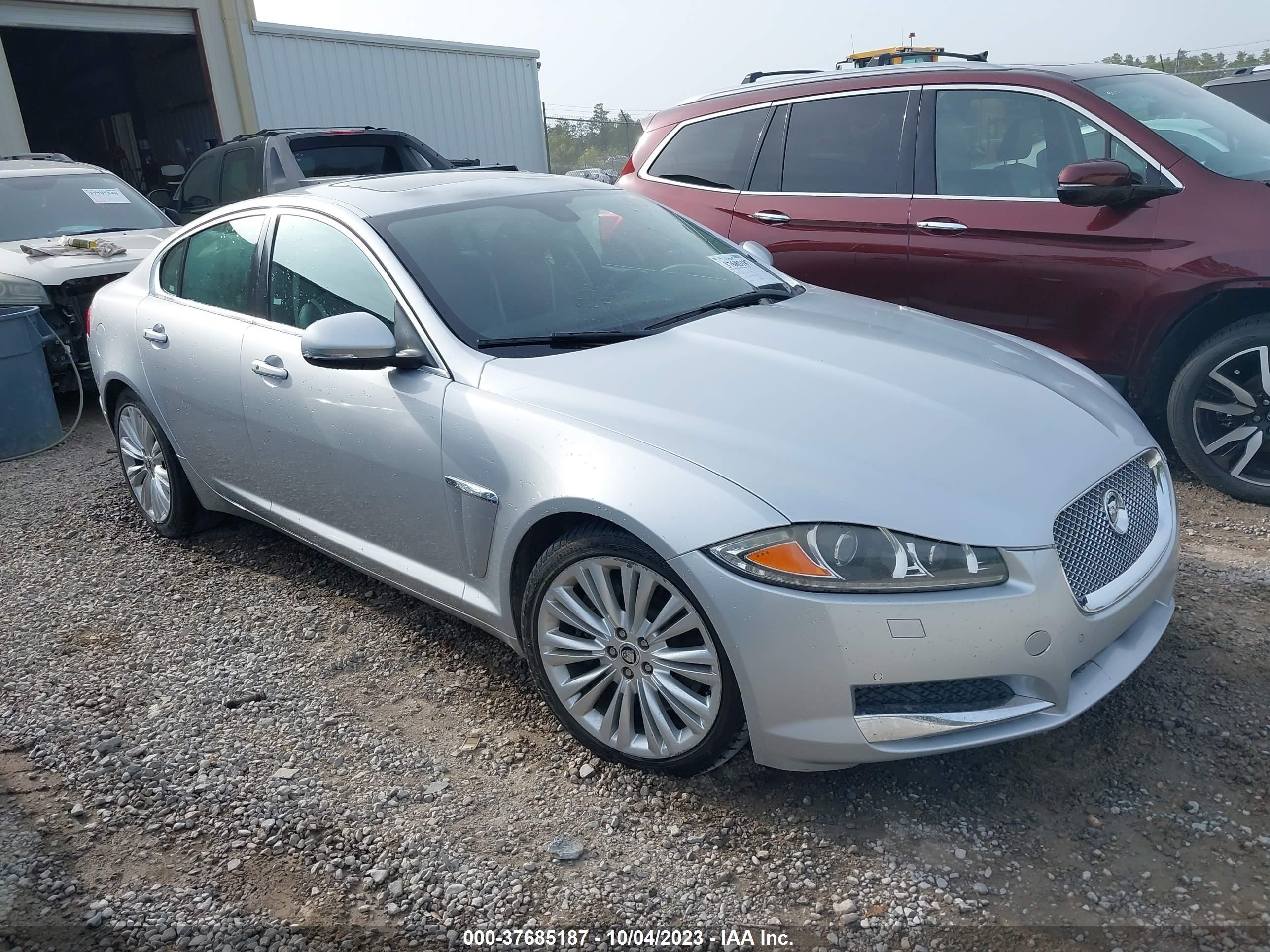 JAGUAR XF 2012 sajwa0hb3cls37017