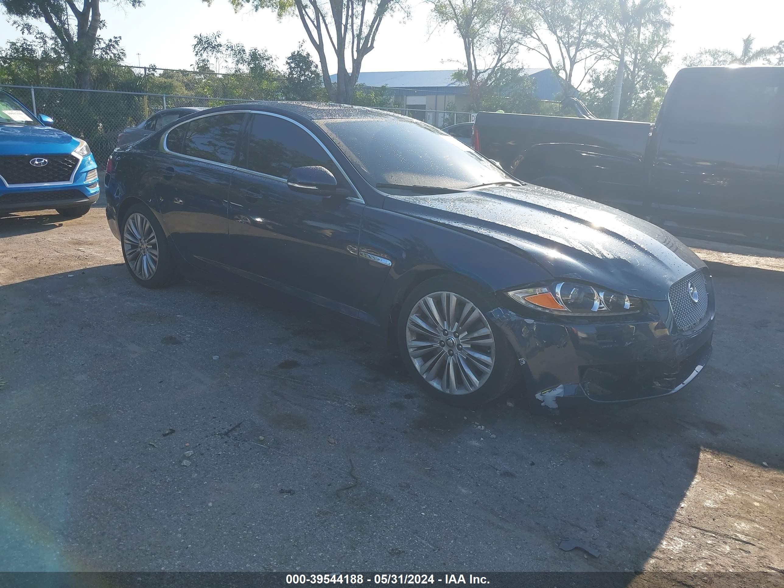 JAGUAR XF 2012 sajwa0hb5cls39741