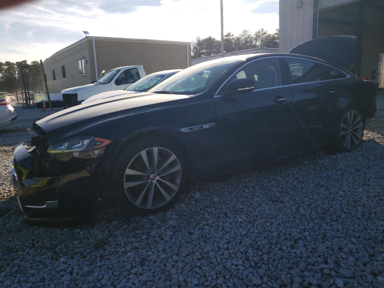 JAGUAR XJ 2018 sajwa1c76j8w15792