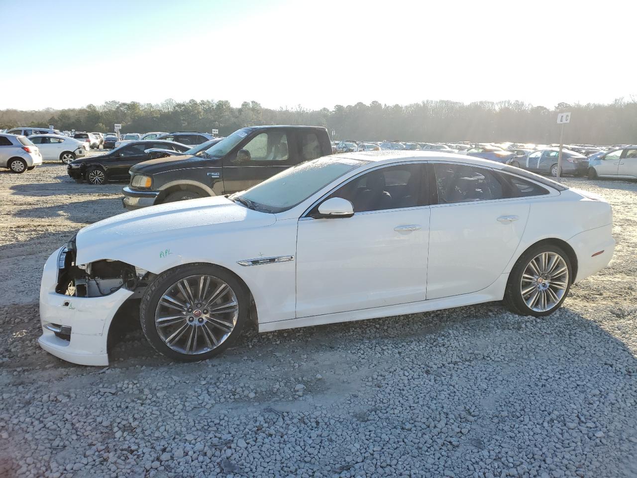 JAGUAR XJ 2016 sajwa1c78g8v99121