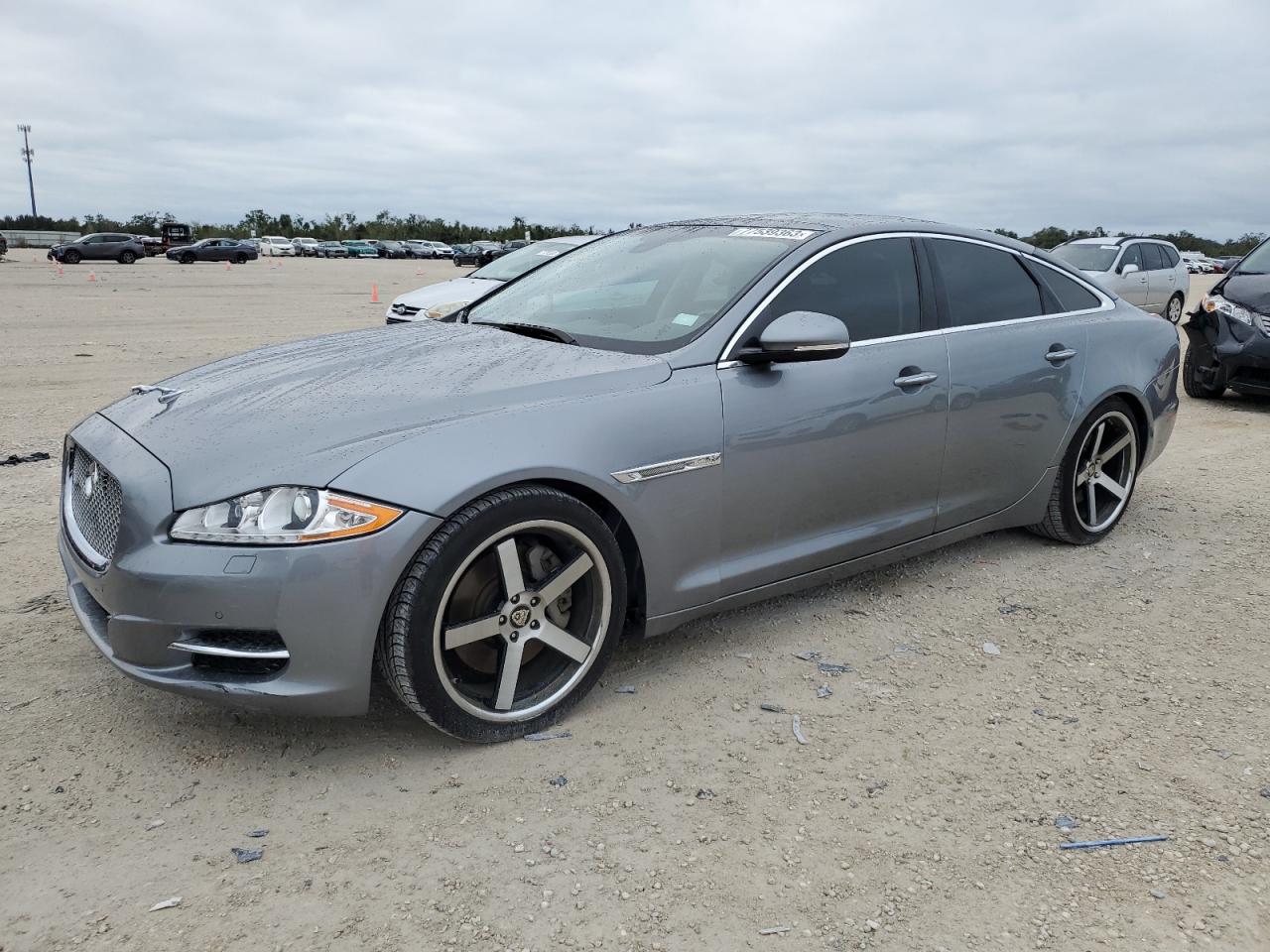 JAGUAR XJ 2013 sajwa1c7xd8v49770