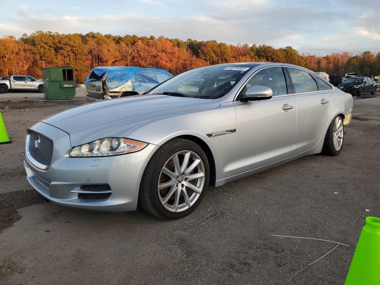 JAGUAR XJ 2011 sajwa1cb1blv21760