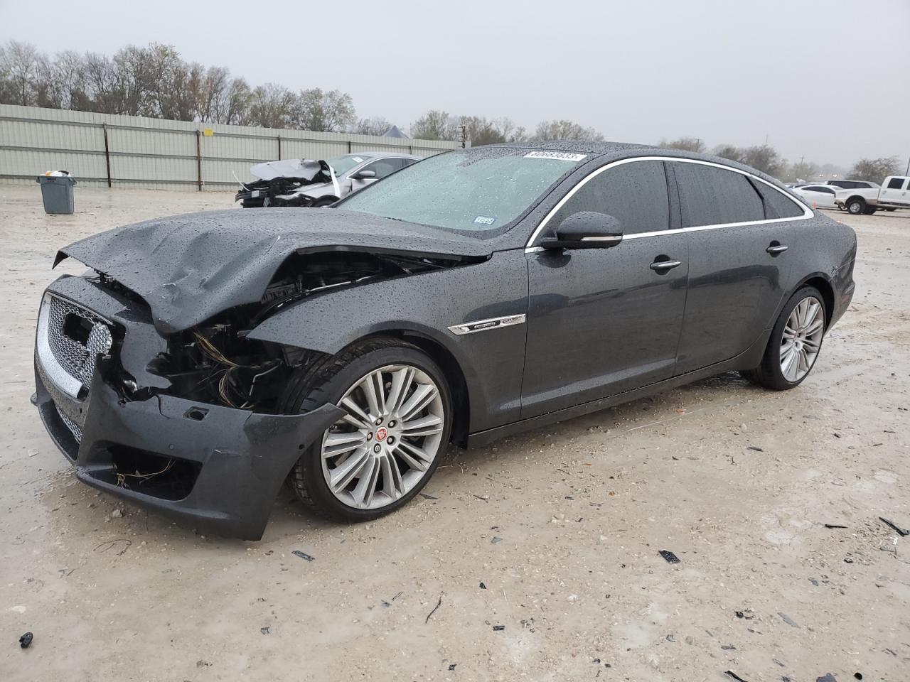 JAGUAR XJ 2016 sajwa2ge4gmw00223