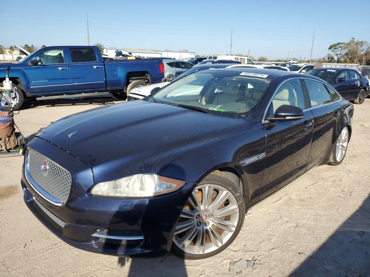 JAGUAR XJ 2015 sajwa2gz3f8v83392