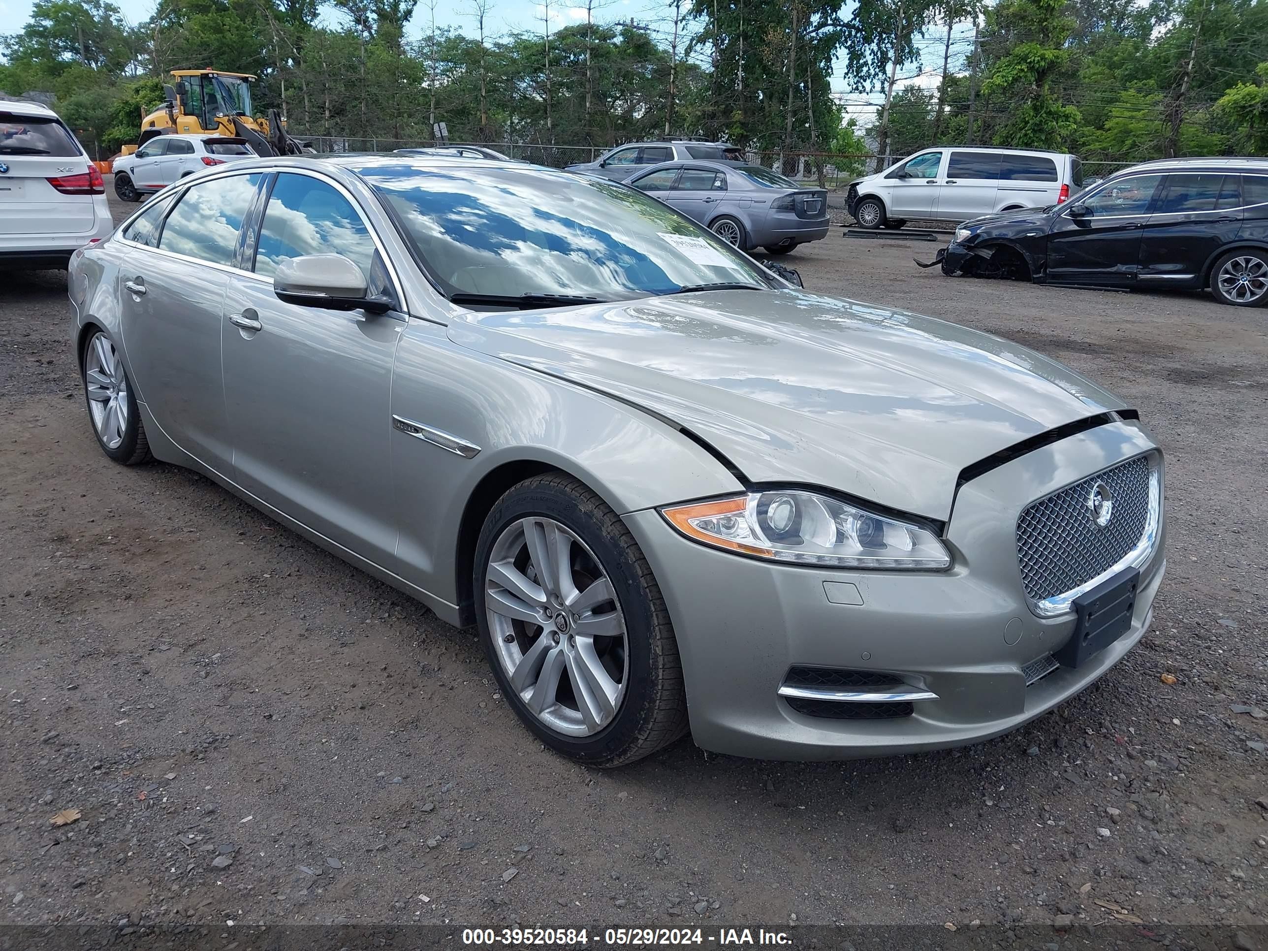 JAGUAR XJ 2013 sajwj2gd1d8v57052