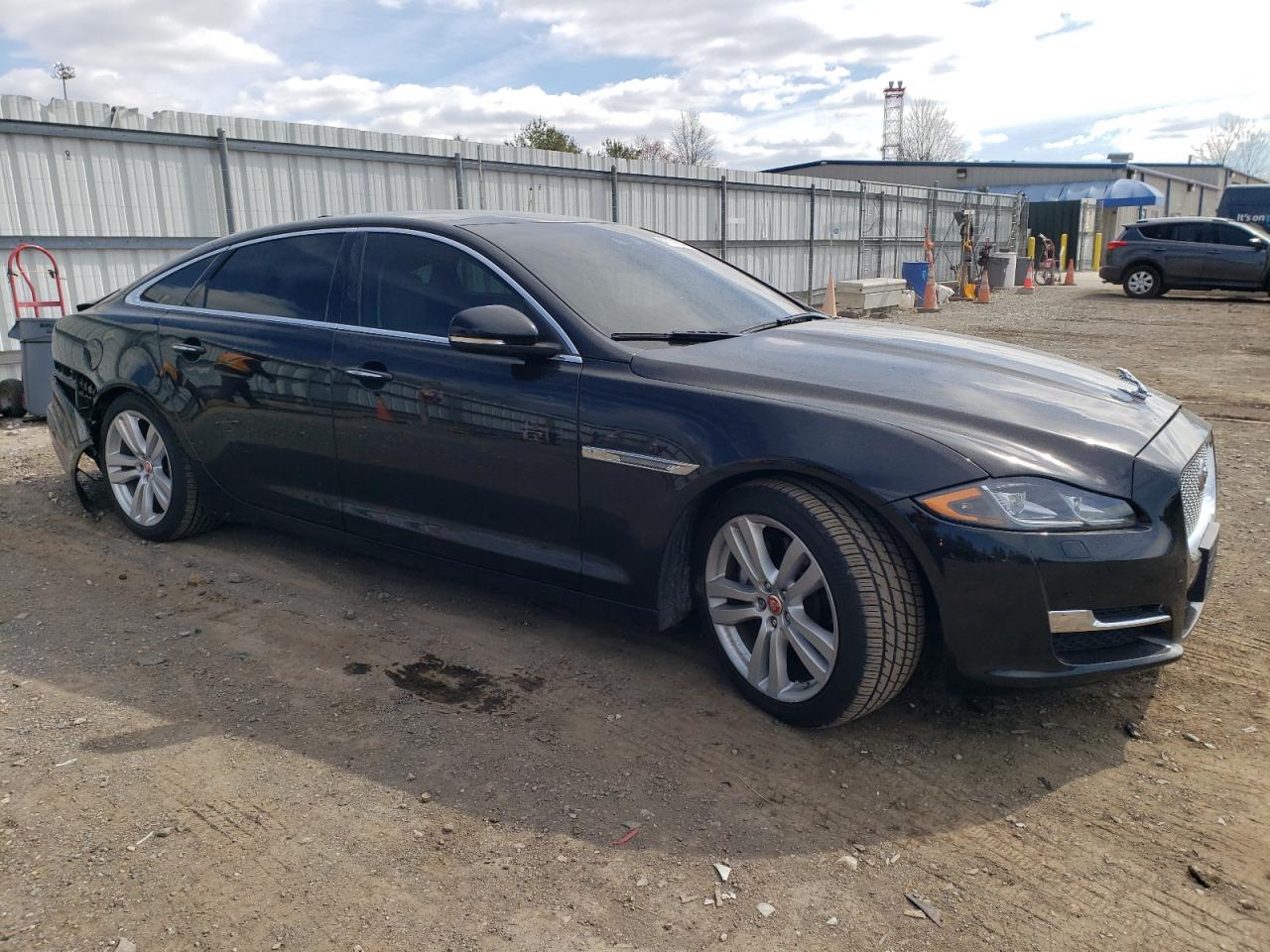 JAGUAR XJ 2019 sajwj2gd1k8w20776