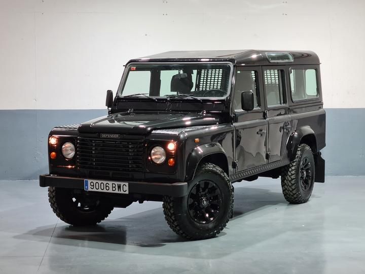 LAND ROVER DEFENDER 110 4X4 (FOUR WHEEL DRIVE). 2002 salldhm582a631530