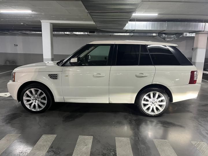 LAND ROVER RANGE ROVER SPORT 4X4 (FOUR WHEEL DRIVE). 2009 sallsaa749a213775