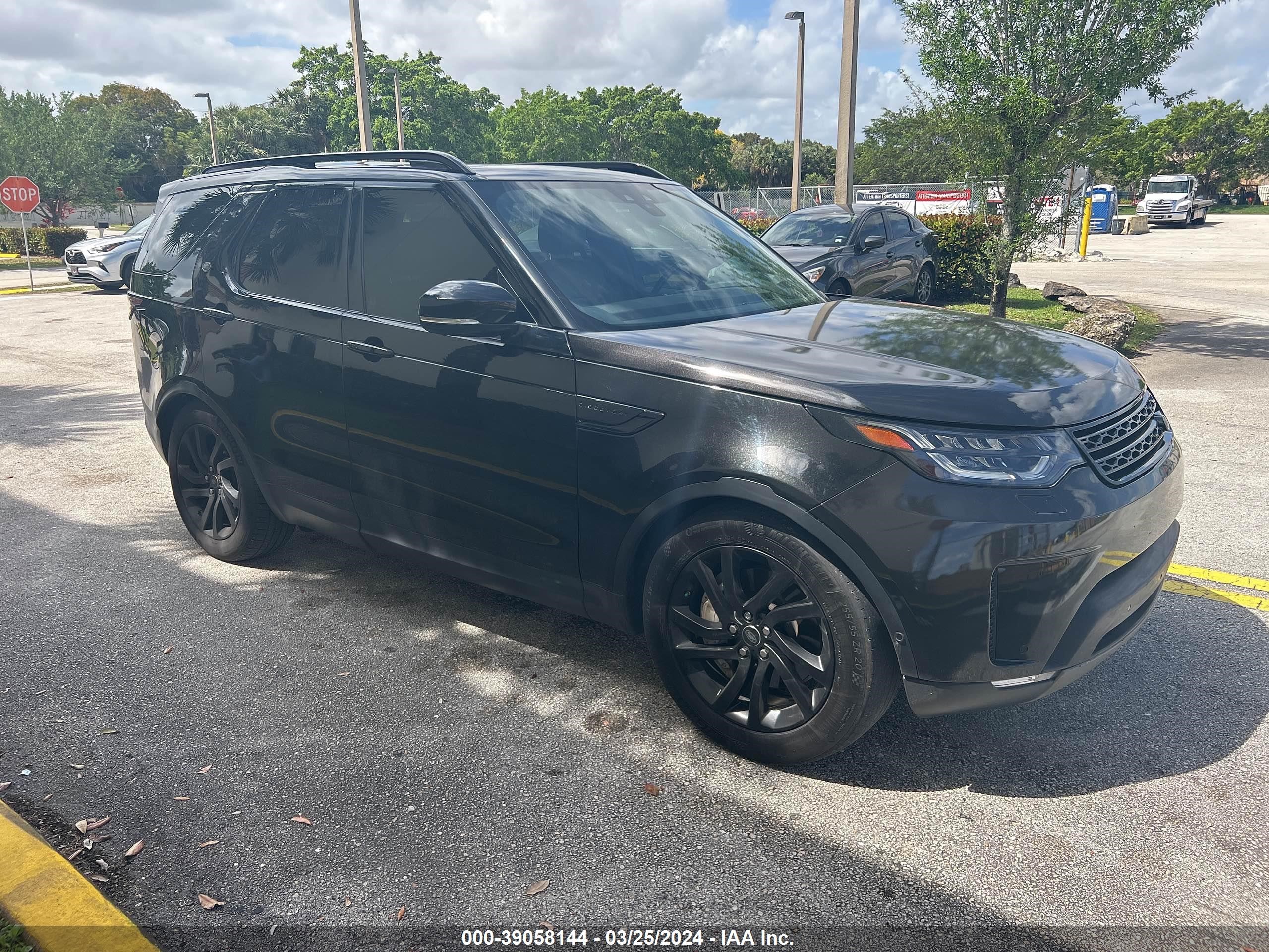 LAND ROVER DISCOVERY 2018 salrr2rv0ja070898