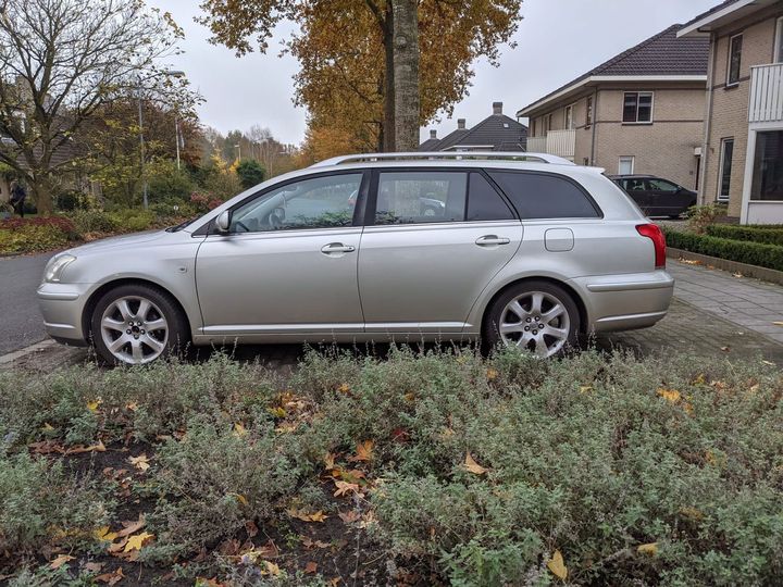 TOYOTA AVENSIS WAGON 2006 sb1ej56l30e070049