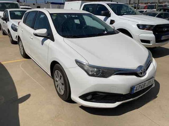 TOYOTA AURIS 2017 sb1kn3je60e075170