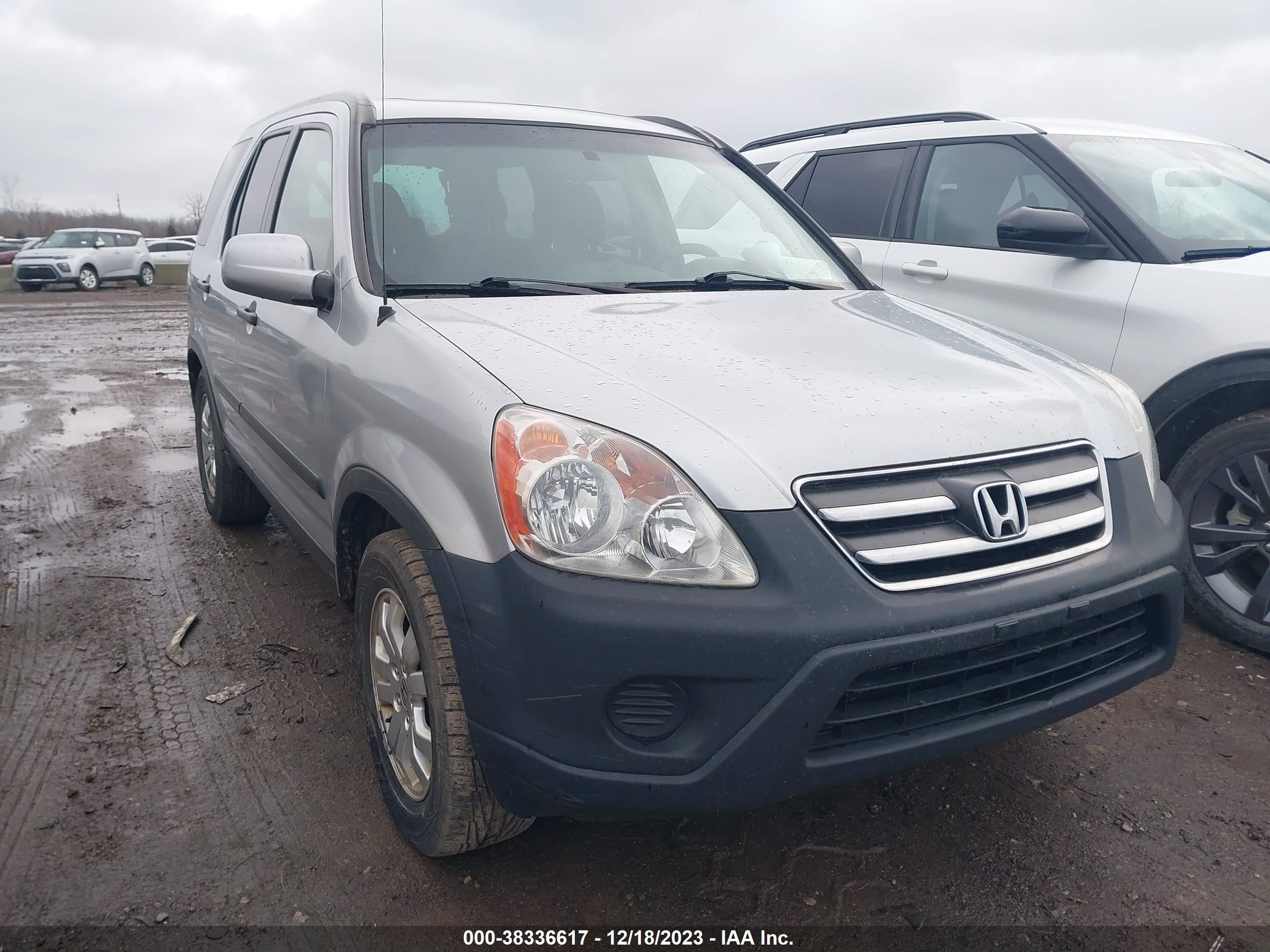 HONDA CR-V 2005 shsrd78825u304558