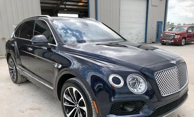 BENTLEY BENTAYGA 2017 sjaac2zv8hc013077