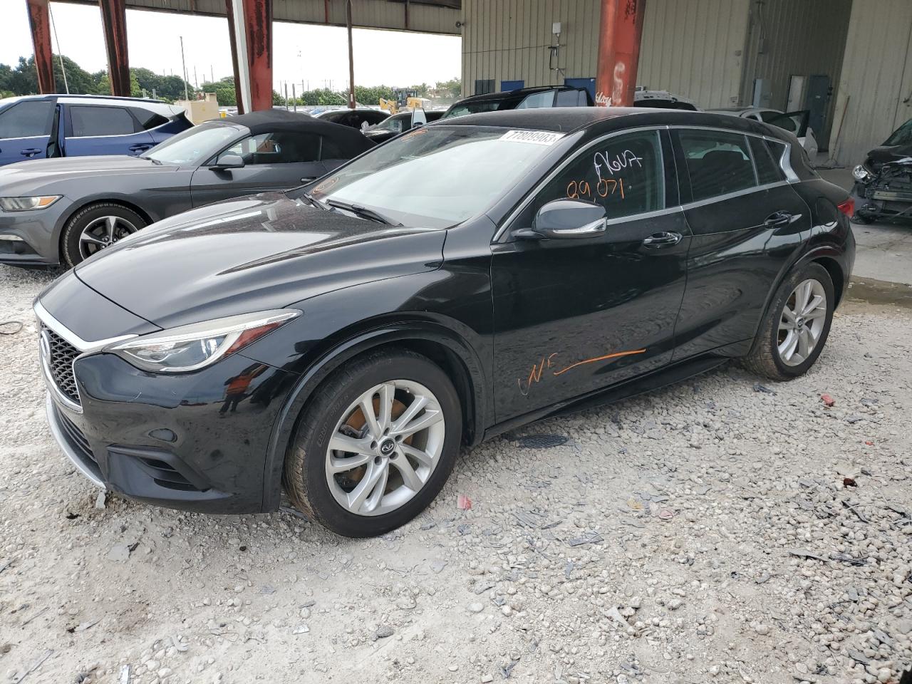 INFINITI QX30 2017 sjkch5cp1ha033684