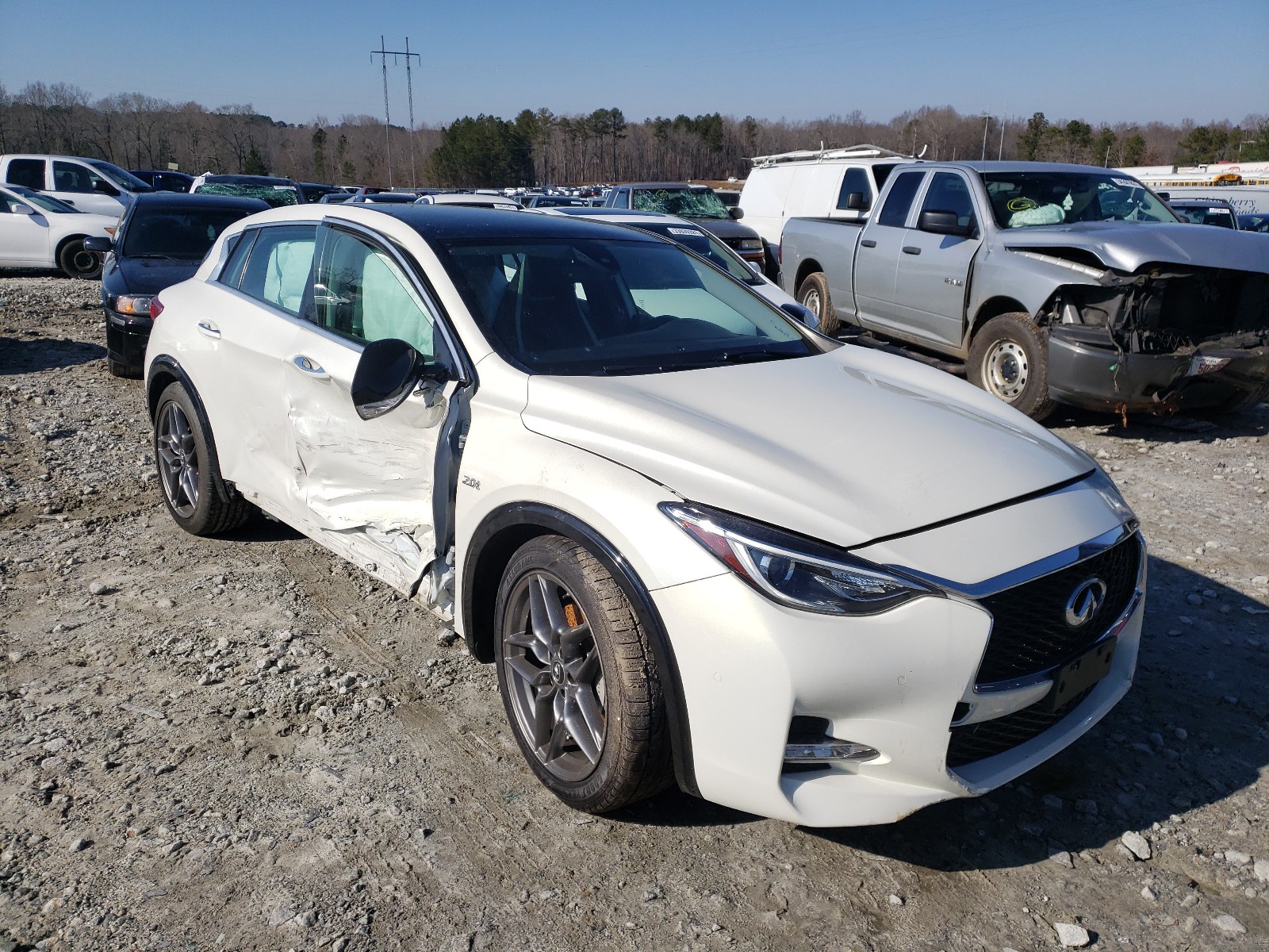 INFINITI QX30 BASE 2018 sjkch5cp2ja041976