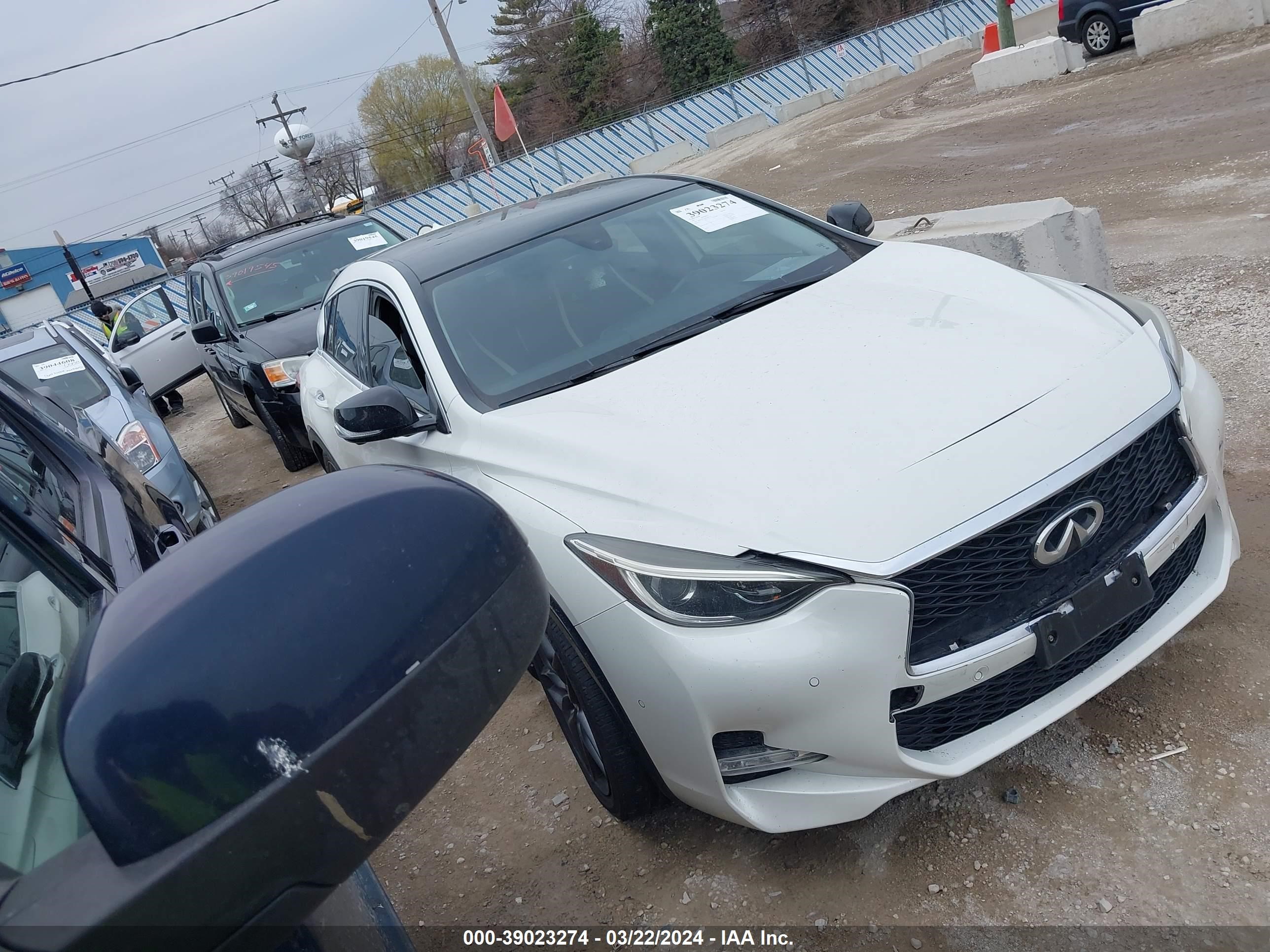 INFINITI QX30 2017 sjkch5cpxha019475