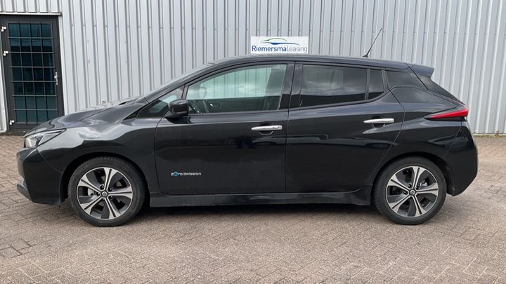 NISSAN LEAF 2018 sjnfaaze1u0007384